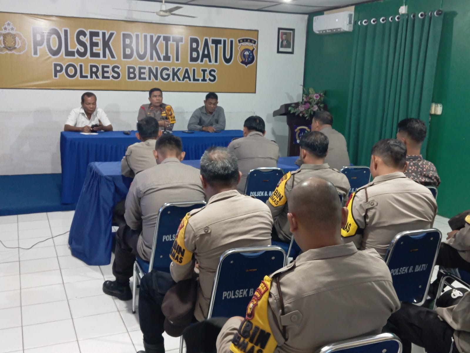 Kapolsek Bukit Batu Tegaskan Netralitas Polri dan Peran Proaktif Bhabinkamtibmas Jelang Pilkada Bengkalis 2024