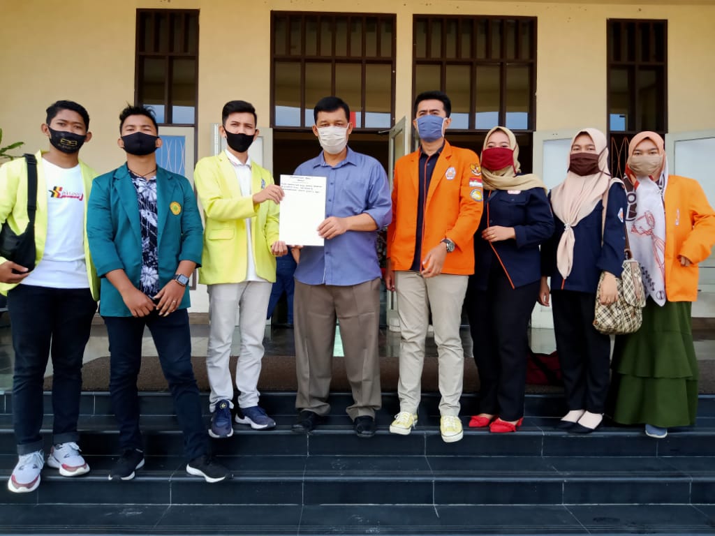 Tega Pidanakan Ibu yang Curi 3 Tandan Buah Sawit, Mahasiswa di Riau Serahkan Rp 76.500 + 500 Ke PTPN