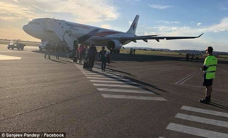 Pesawat Malaysia Airlines Mendarat Darurat di Pedalaman Australia