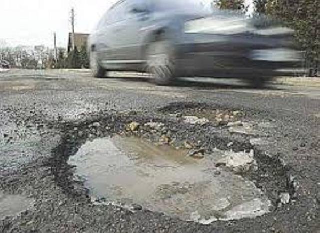 Sepanjang 9 KM Ruas Jalan ke Desa Rantau Binuang Sakti Rohul Memprihatinkan