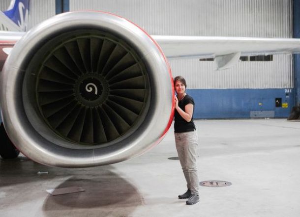 Wanita Ini akan Menikah dengan Pesawat Terbang