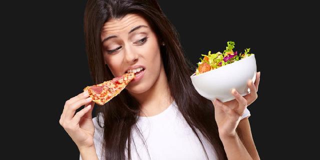 Melakukan 2 kebiasaan ini sebelum tidur dijamin bikin perut berlipat