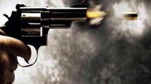 Dibonceng Motor, Wanita Muda Jadi Korban Penembakan