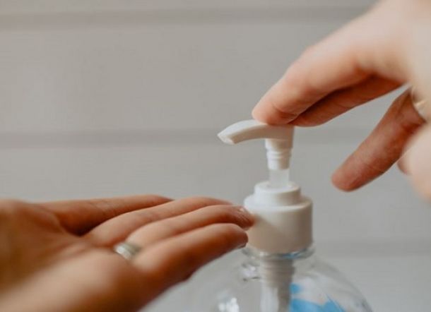 Luar biasa! Pasangan Suami Istri Kantongi Rp550 Miliar Berbisnis Hand Sanitizer