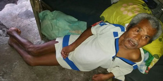 Ada ular masuk rumah, kisah kakek lumpuh yang tinggal di pinggir sawah ini bikin nangis