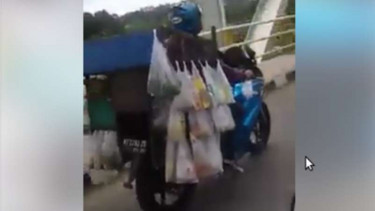 VIDEO: Aksi Nyentrik Tukang Sayur, Dagang Pakai Ninja RR