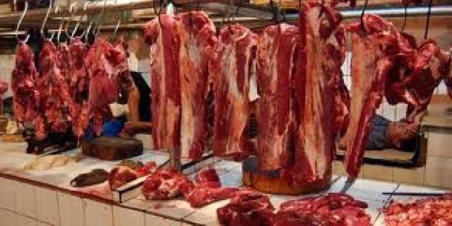 Pedagang Keluhkan Daging Kerbau India