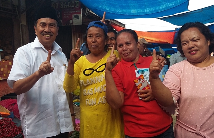 Kampanye Pertama, Syamsuar Blusukan ke Pasar Tangor