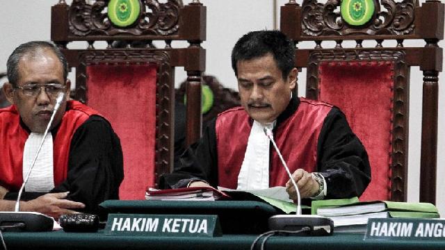 Divonis 2 Tahun, Hakim Perintahkan Ahok Ditahan