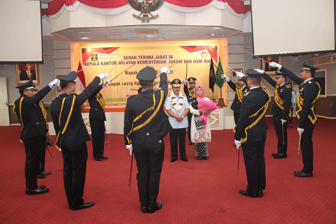 Lucky Agung Binarto Resmi Gantikan M Diah Pimpin Kememkunham Riau 