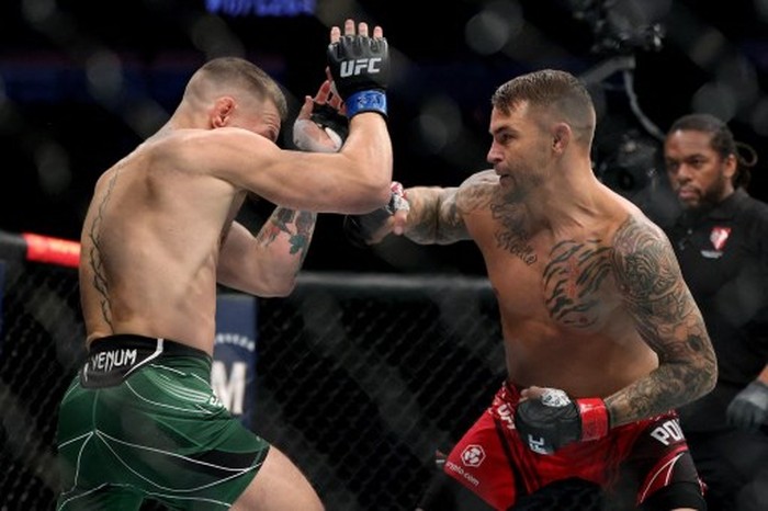 Dustin Poirier Menang TKO, Engkel Conor McGregor Patah