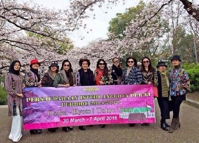 Beredar, Foto Istri-Istri Anggota DPR Pelesiran ke Jepang