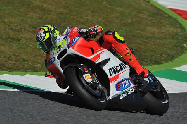 Ungguli Lorenzo, Iannone Rebut Pole Pertamanya