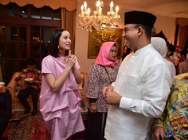 Saat Lebaran Berpapasan di Rumah BJ Habibie, Anies Dipuji Chelsea Islan