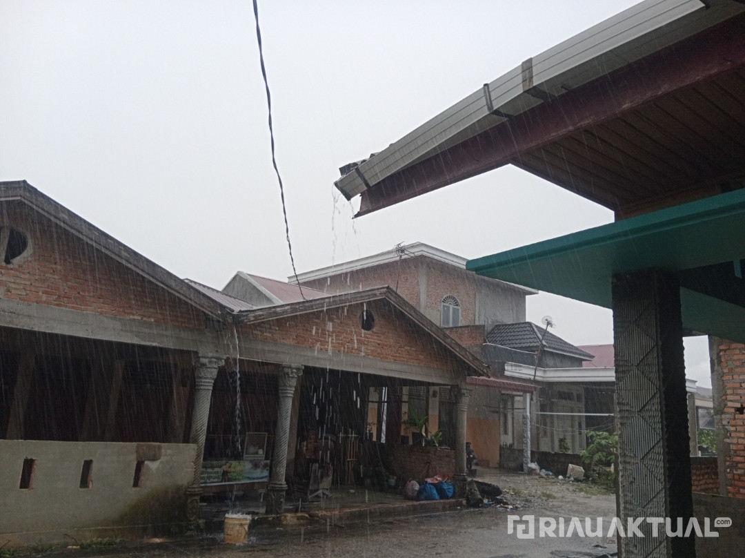 Riau Masih Berpotensi Diguyur Hujan Disertai Angin Kencang