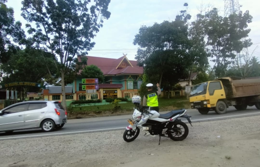 Ciptakan Kamseltibcar Lantas, Polisi Kecamatan Bandar Sei Kijang Giatkan Patroli