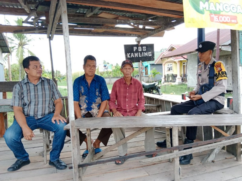 Pastikan Keamanan Jelang Pilkada, Aiptu Zulkifli Kunjungi Pasar Teluk Pinang