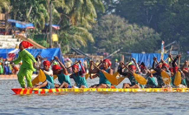 Gubernur Riau Ajak Masyarakat Dunia Ikuti Keseruan Event Pacu Jalur di Kuansing