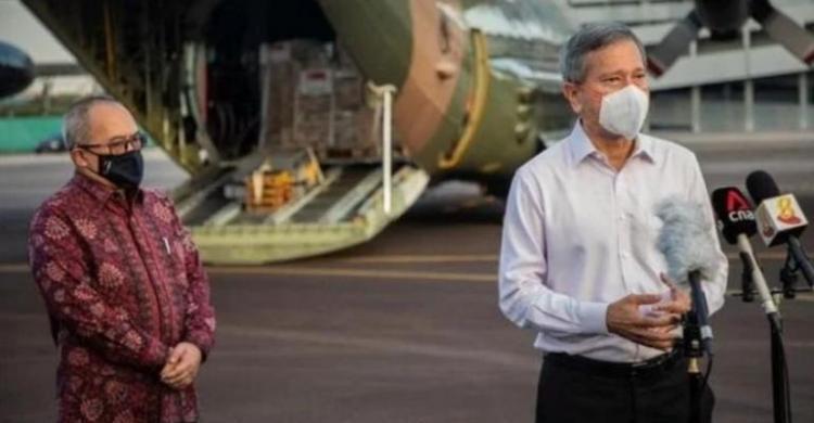 Guna Bantu Tangani Covid-19, Singapura Serahkan Bantuan Alkes Untuk Indonesia