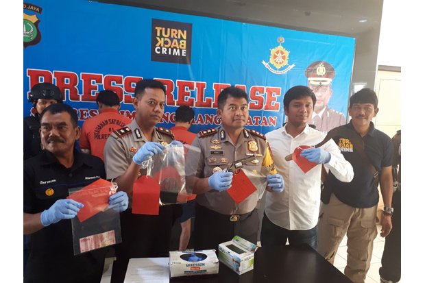 Ngaku Polisi, Dua Begal Dihajar Sampai Babak Belur Oleh Warga
