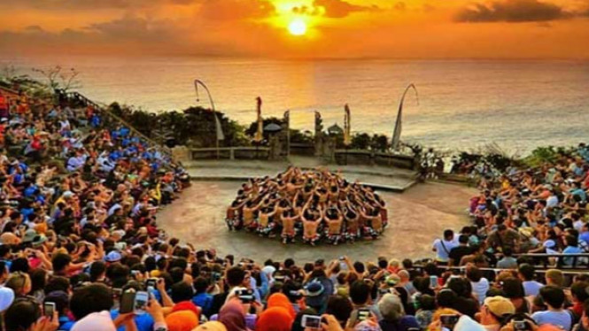 10 Atraksi Budaya Paling Menakjubkan di Indonesia