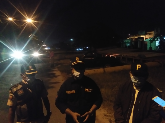 Tim Gabungan Satpol PP Pekanbaru Eksekusi Lagi Satu Bando Ilegal di Soekarno Hatta