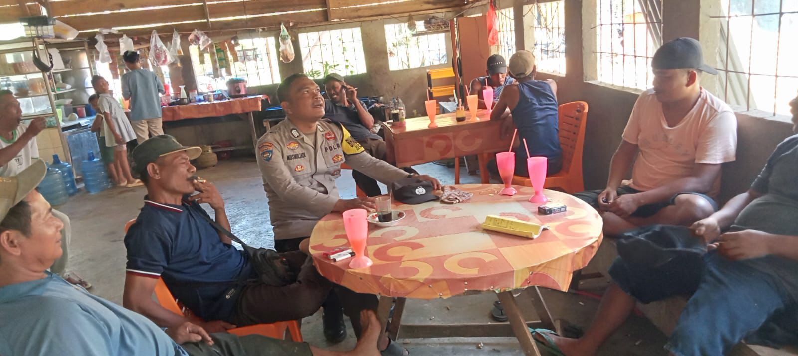 Bhabinkamtibmas Polsek Kunto Darussalam Ajak Masyarakat Sukseskan Pilkada 2024