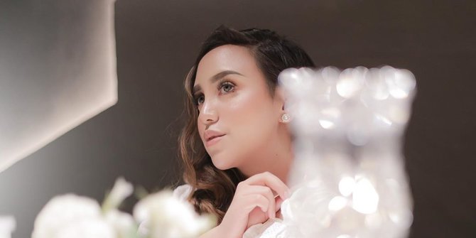 Dikomentari Pedas Saat Tampil Seksi di Pantai, Ini Kata Salmafina