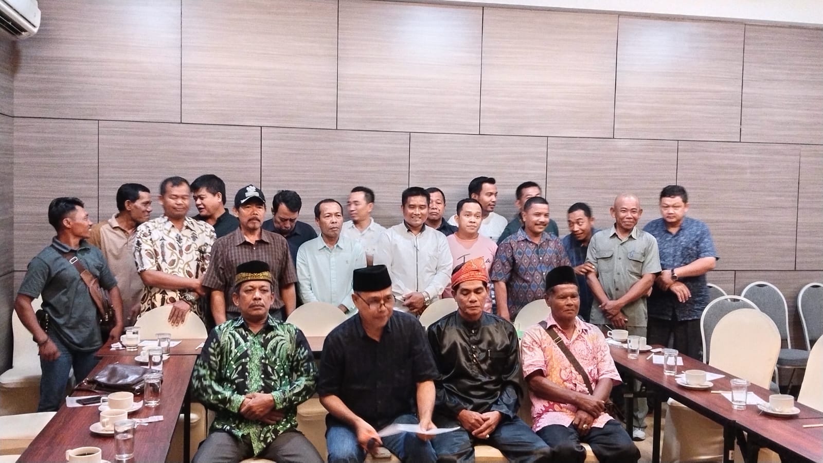 15 Perwakilan Desa di Inhu dan Pelalawan Tandatangani Penolakan Kehadiran PT RPI