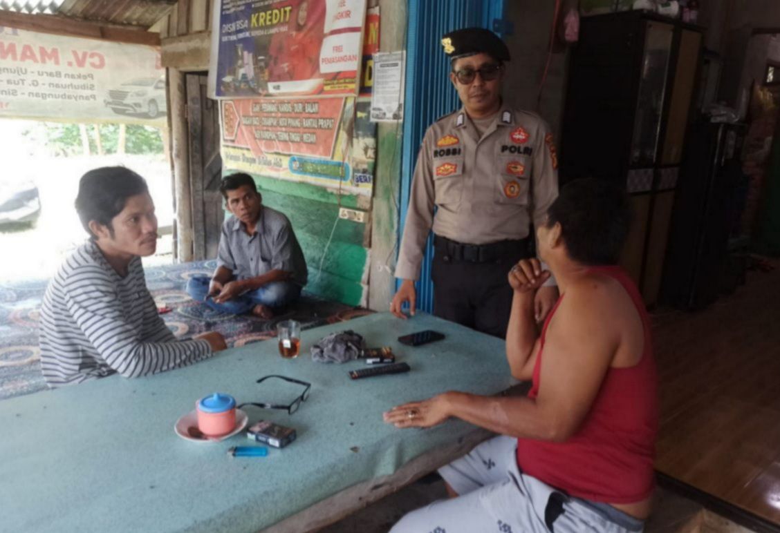 Kawal Pilkada Damai, Bripka Robbi Imbau Warga Lapor Jika Ada Gangguan Keamanan