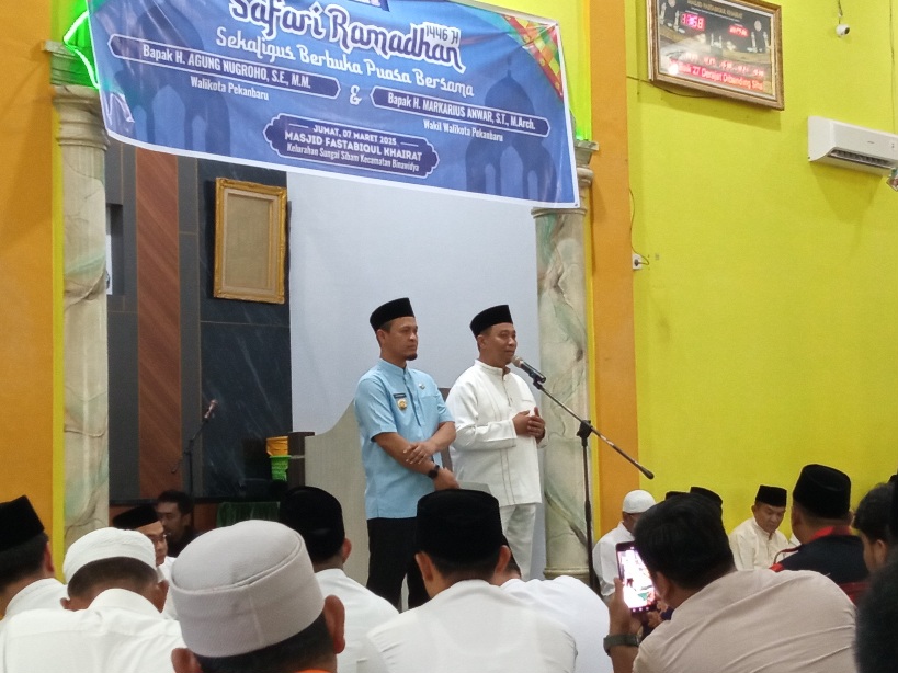 Safari Ramadhan di Binawidya, Wako dan Wawako Pekanbaru Disambut Antusias Warga