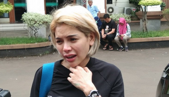 Nikita Mirzani Merasa Diteror, Ban Mobilnya Disobek