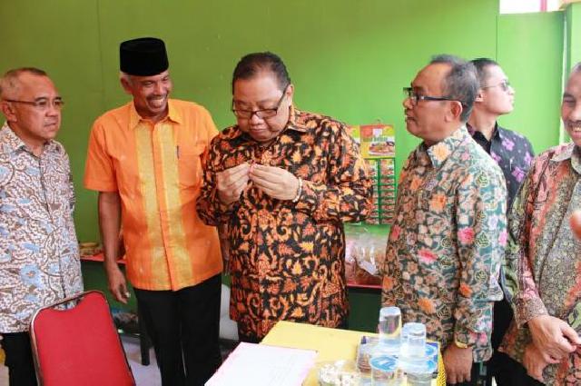 Lempuk Durian dan Komojo Dapat Pujian dari Menko UKM RI