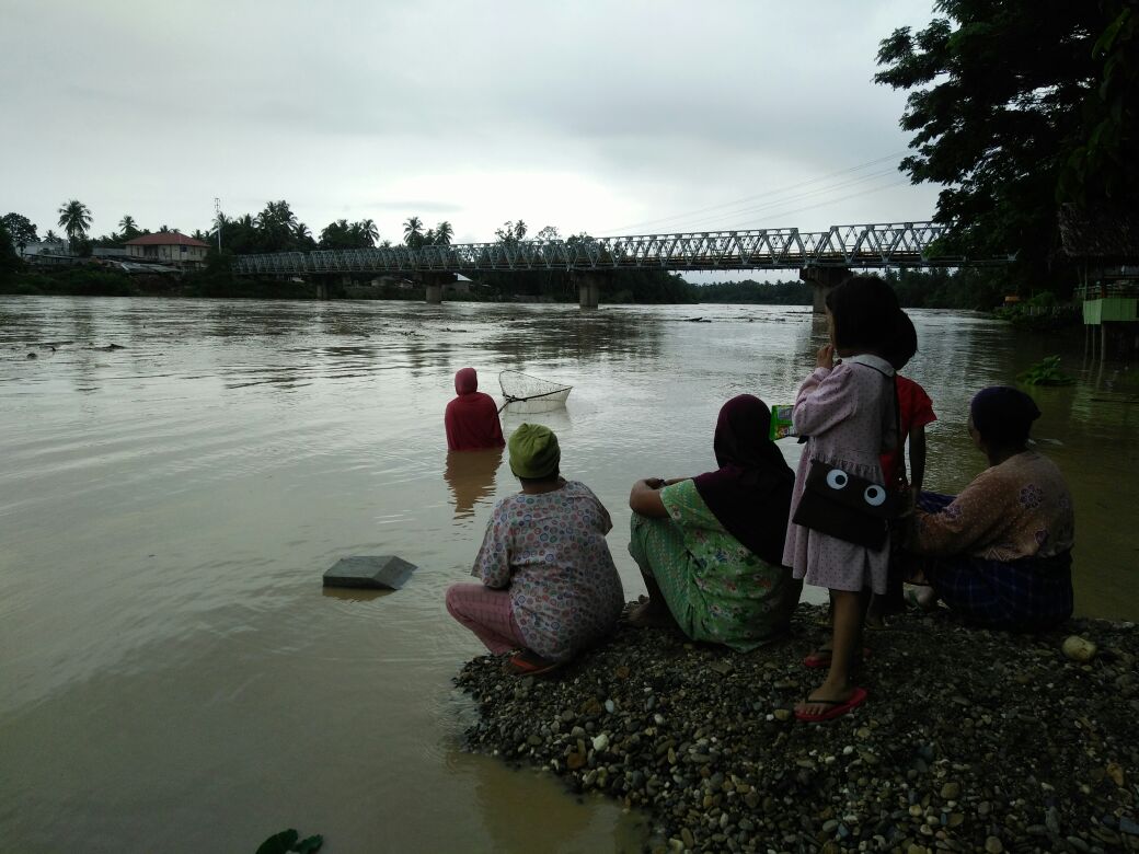Sungai Kuantan Mulai Meluap, Bupati Ingatkan Masyarakat Bagian Hilir