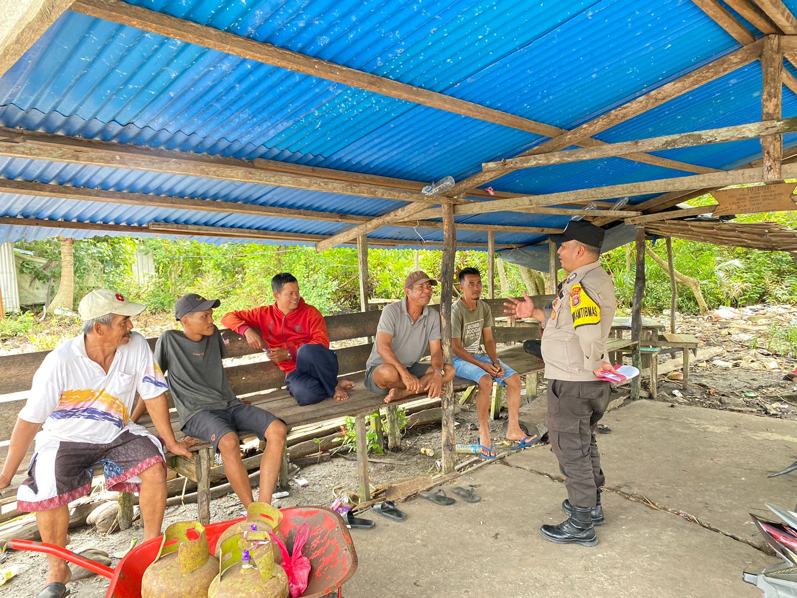 Cooling System Pemilu 2024, Babinkamtibmas Polsek Kateman Intensif Jumpai Masyarakat