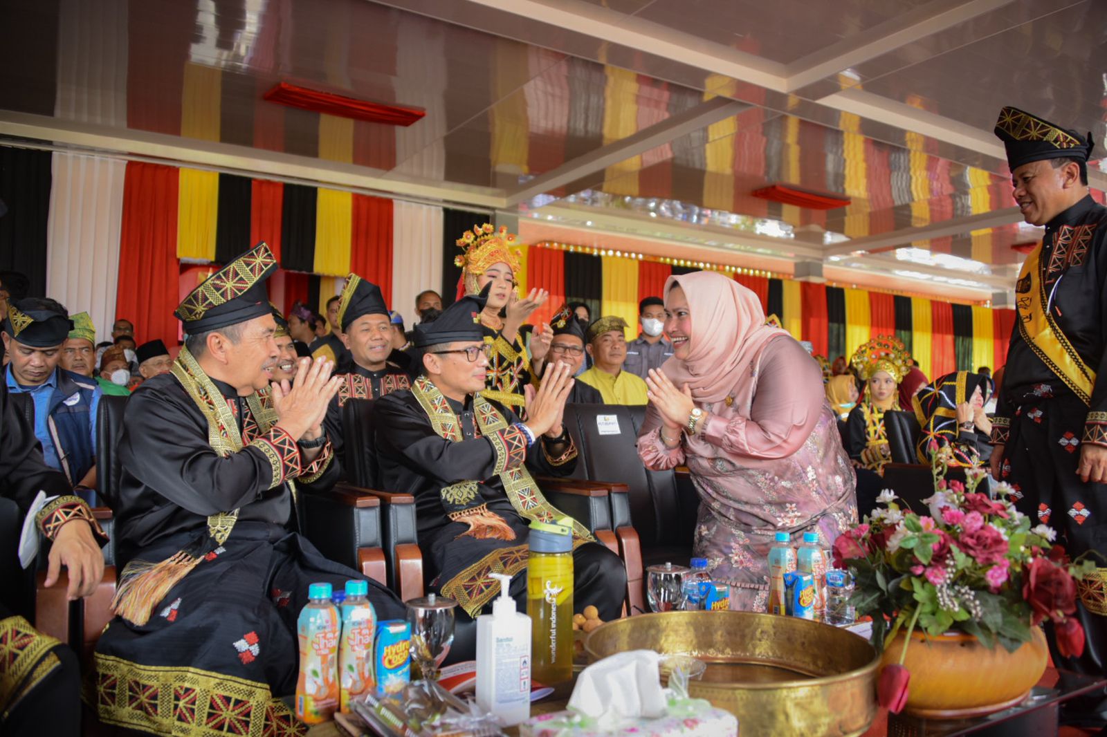 Hadiri Momen Pacu Jalur, Kesempatan Bupati Kasmarni Undang Menteri Parekraf Ke Bengkalis