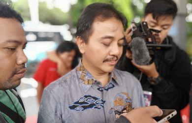 Presiden Jokowi Jadi Korban ‘Prank’ Buruh Asal Jambi, Roy Suryo: Ambyar Tenan Iki