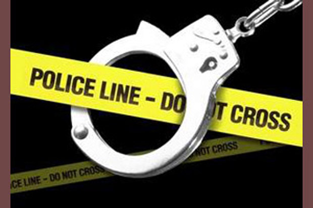 Ditegur Pakai Sepatu Masuk Masjid Sunda Kelapa, Pria Ini Ngaku Polisi