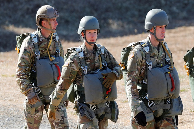 Ratusan Foto Telanjang Tentara Wanita AS Beredar Secara Online