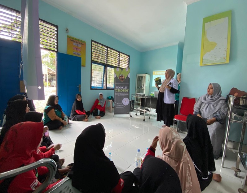 Sosialisasi BPJS Kesehatan dan Pemanfaatan Tanaman Herbal bagi Lansia di Kelurahan Melebung