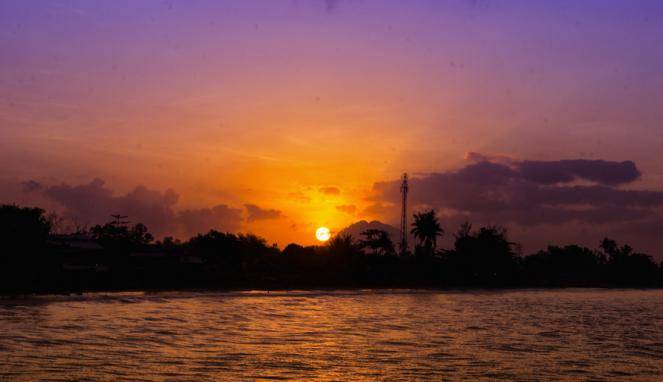 Sunset Terbaik dari Kalimantan Selatan di Pantai Pagatan