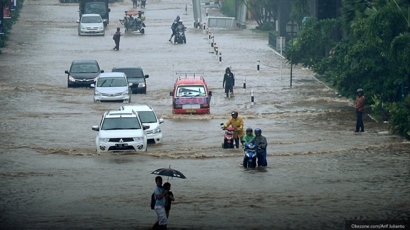 Tips! Usai Terobos Banjir, Lakukan Ini Agar Mobil Anda Tak Rusak