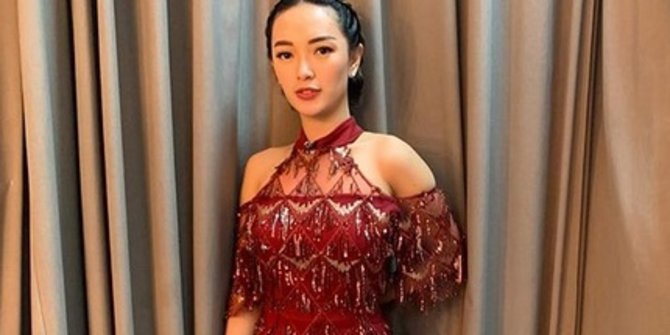 Zaskia Unggah Foto Ini, Iis Dahlia Komentar 'Rambut Basah Mulu Ya Neng'