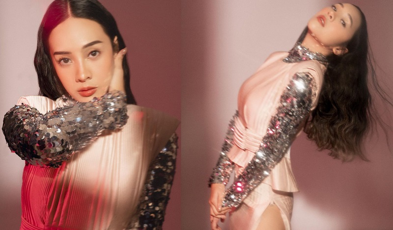 Pose Anya Geraldine ala Super Model, Netizen: Bajunya Kayak Ultraman(DON)