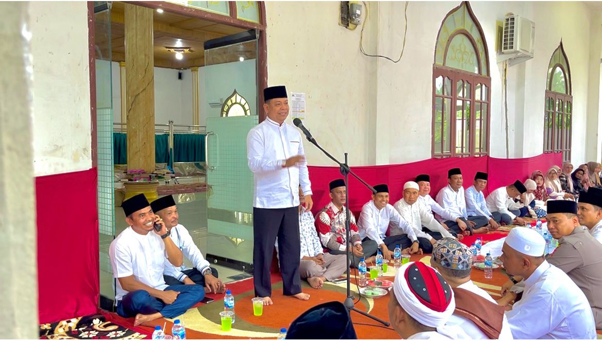 Pemkab Rohul Gelar Safari Ramadan di Masjid Al-Ihsan, Salurkan Bantuan untuk Warga