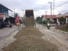 Pemprov Riau Gesa Perbaikan 17 Titik Ruas Jalan Taluk Kuantan - Cerenti