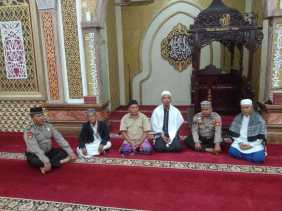 Personel Polsek Kabun Gelar Cooling System dan Sholat Subuh Berjamaah untuk Dukung Pilkada Damai