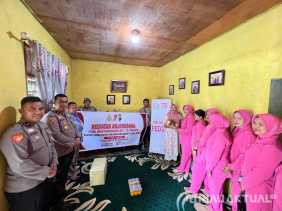 Kenang Jasa dan Pengabdian, Kapolsek TPTM Anjangsana ke Purnawirawan Polri di Rohil