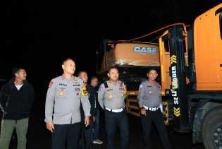 Solidaritas Antarwilayah, Polda Riau Bantu Pemulihan Banjir di Agam Sumbar