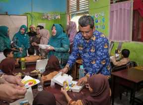 Dapur Umum Belum Siap, Makan Bergizi Gratis di Pekanbaru Diundur